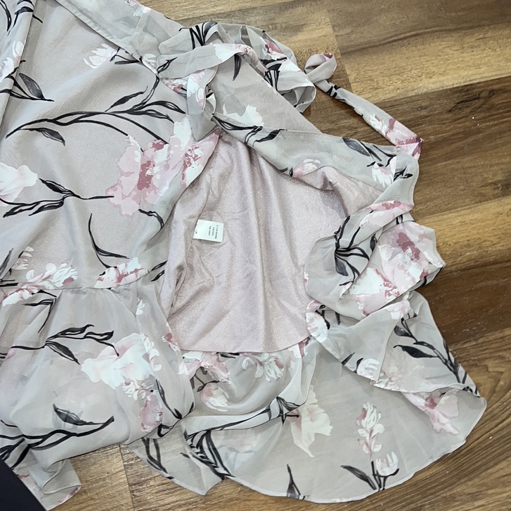 Lulu’s Floral Wrap MIDI Skirt - Picture 2 of 6